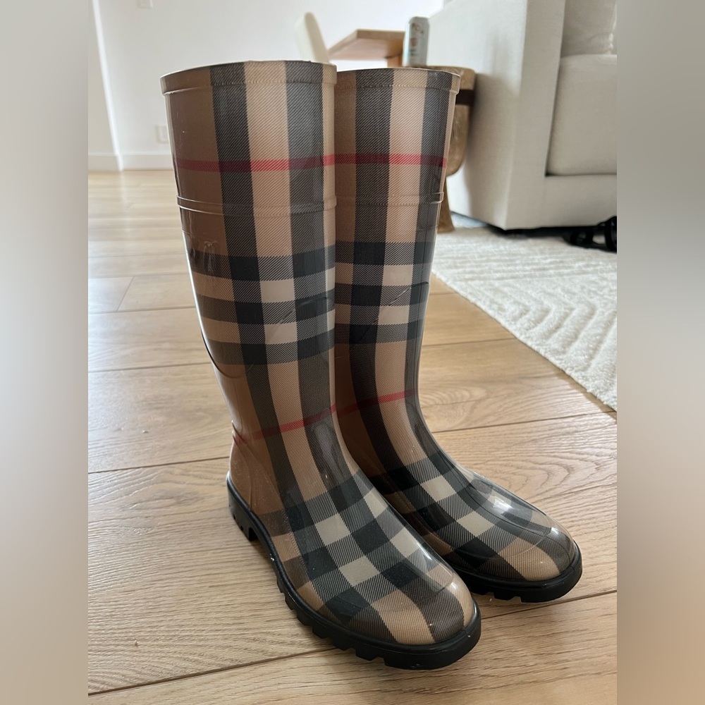 Women knew high Burberry rain boots